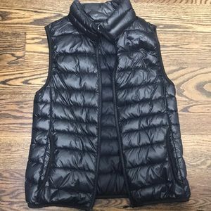 Uniqlo lightweight down vest size XS
